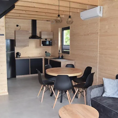 Morskie - Z Basenem 別荘